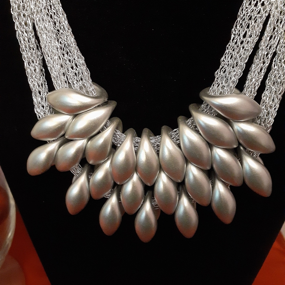 Gold/Silver beaded necklace